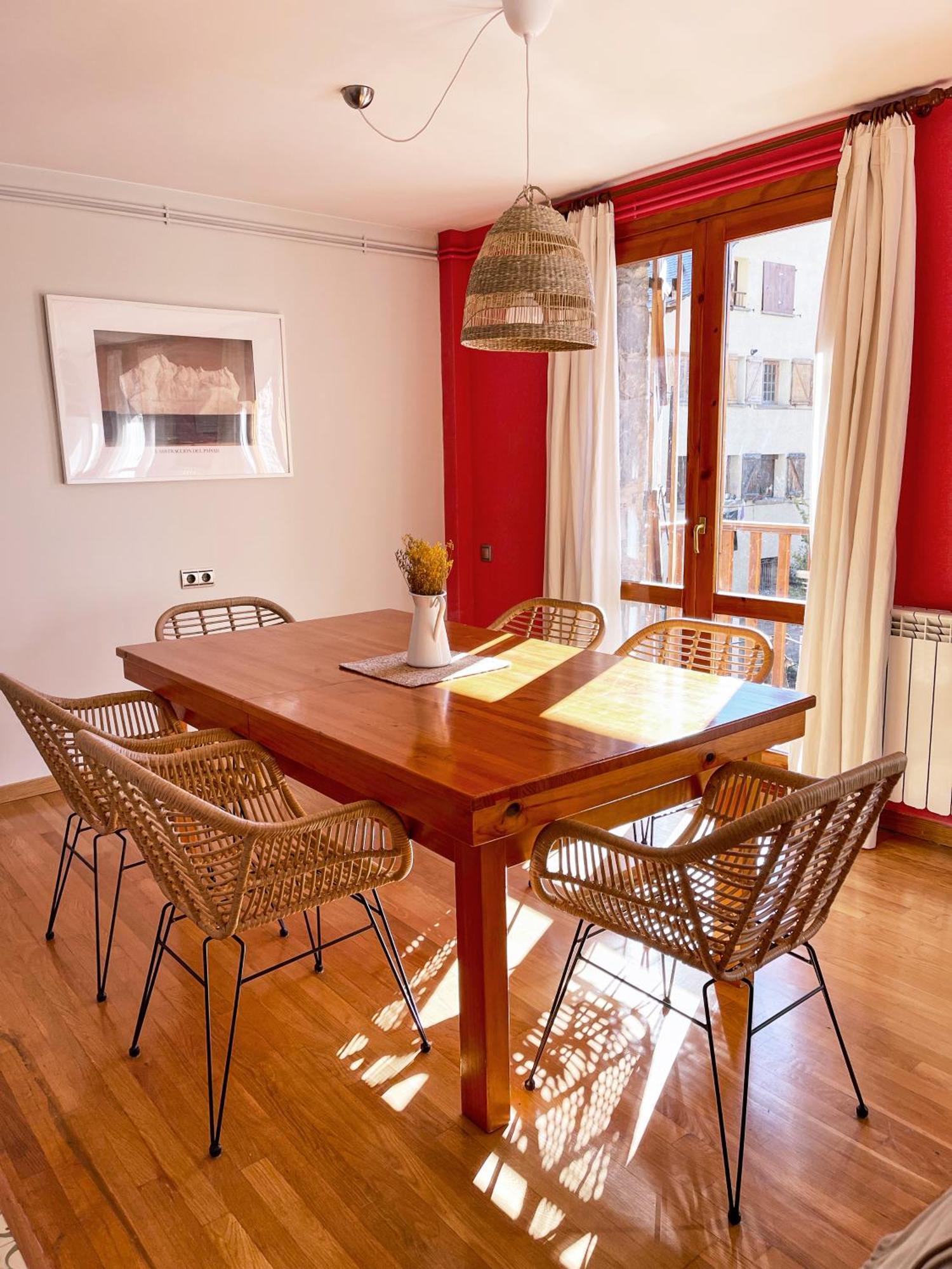 Apartamento Familiar En El Centro De Benasque Con Terraza Ngoại thất bức ảnh