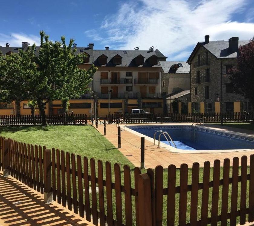 Apartamento Familiar En El Centro De Benasque Con Terraza Ngoại thất bức ảnh